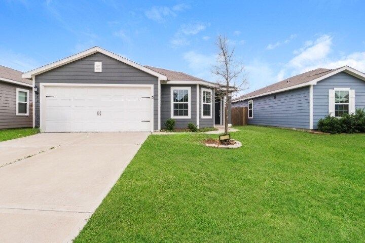 22044 Angelico Dr in Magnolia, TX - Foto de edificio