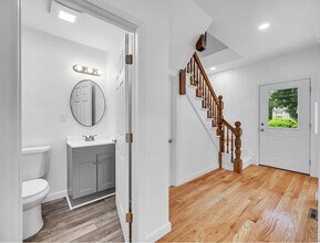 339 Main St in Wallingford, CT - Building Photo - Building Photo
