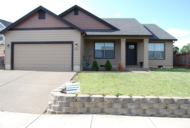 property at 813 Marion Ct
