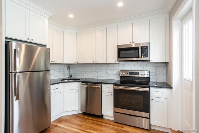 680 Willis Ave in Williston Park, NY - Building Photo - Building Photo