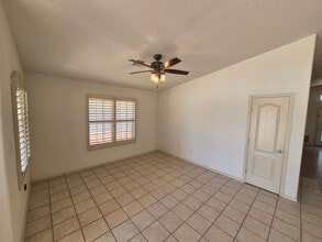 1136 San Cristo St in Alamogordo, NM - Foto de edificio - Building Photo