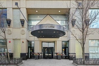 111 W Maple St in Chicago, IL - Building Photo - Building Photo