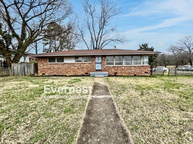property at 4905 Eastwood Dr