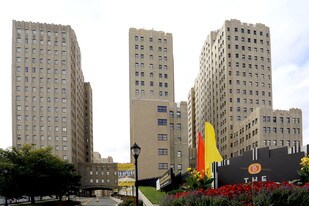 The Beacon Commerce in Jersey City, NJ - Building Photo