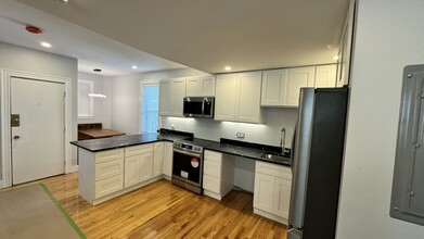 24 Farrington Ave, Unit 1 in Boston, MA - Building Photo - Building Photo