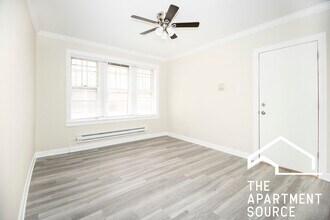 536 1/2 W Cornelia Ave in Chicago, IL - Building Photo - Building Photo