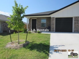 106 Lost Trl in Copperas Cove, TX - Building Photo