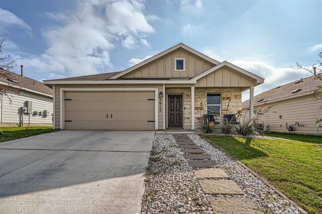 2915 Whinchat in Canyon Lake, TX - Building Photo - Building Photo