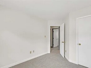 2102 Victoria Ct in Carrollton, VA - Building Photo - Building Photo
