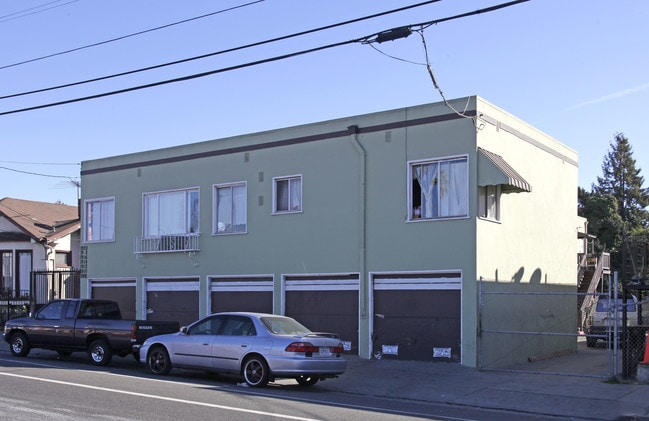 1908-1920 38th Ave in Oakland, CA - Foto de edificio - Building Photo