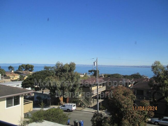 363 Spencer St in Monterey, CA - Building Photo - Building Photo