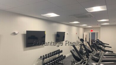 438 McGrath Hwy, Unit 304 in Somerville, MA - Building Photo - Building Photo