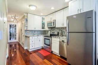 9 Grand St in Weehawken, NJ - Building Photo - Building Photo