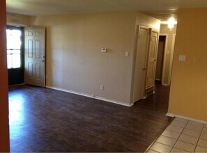 5221 41st St in Lubbock, TX - Foto de edificio - Building Photo