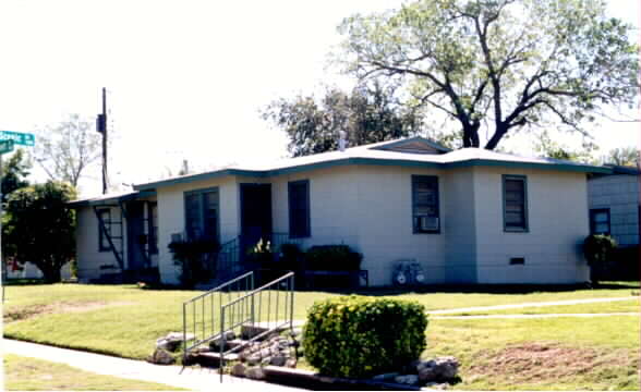 Parkview Village in Fort Worth, TX - Building Photo - Building Photo