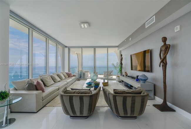 16901 Collins Ave in Sunny Isles Beach, FL - Building Photo - Building Photo