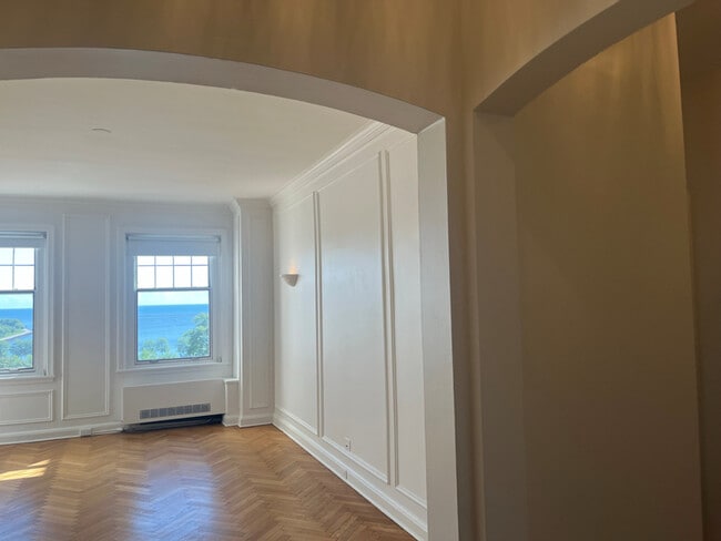 925 E Wells St in Milwaukee, WI - Building Photo - Building Photo