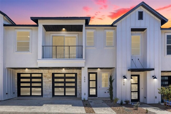 12001 Vista Parke Dr in Austin, TX - Building Photo - Building Photo