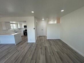 10237 Tujunga Canyon Blvd in Los Angeles, CA - Building Photo - Building Photo