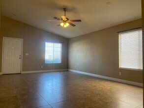 7905 Hollow Pine St in Las Vegas, NV - Building Photo - Building Photo