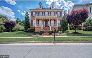 11701 Town Green Rd in Linton Hall, VA - Building Photo