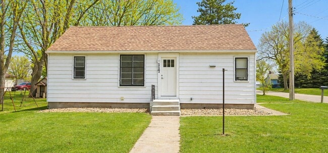 117 3rd Ave in Spicer, MN - Building Photo - Building Photo
