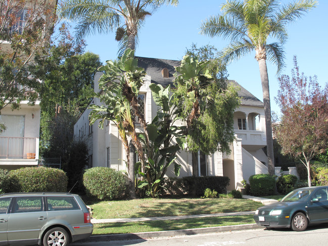 325 S Elm Dr in Beverly Hills, CA - Building Photo - Building Photo