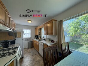 510 8th St in Ames, IA - Building Photo - Building Photo