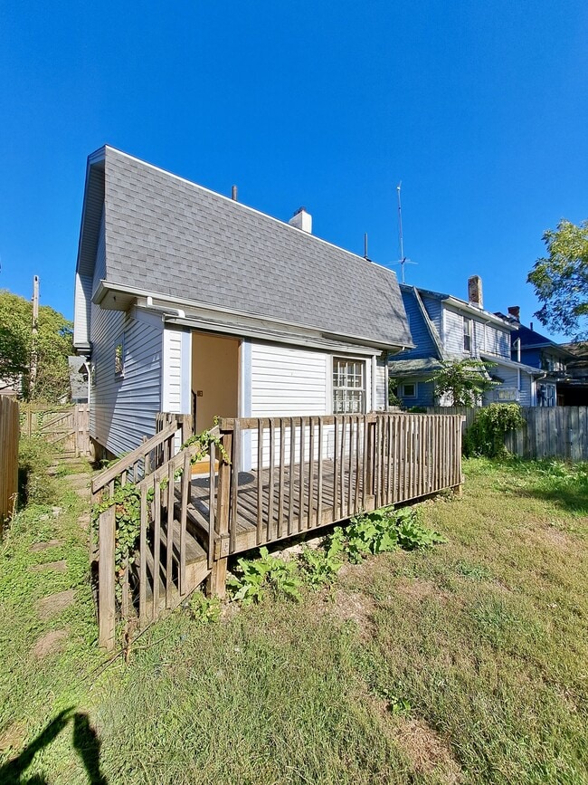 44 E Parkwood Dr in Dayton, OH - Building Photo - Building Photo