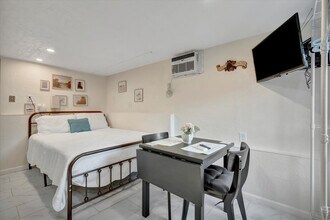 4213 E Yukon St in Tampa, FL - Building Photo - Building Photo