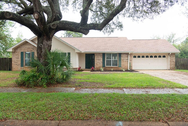 property at 2225 Calle De Castelar