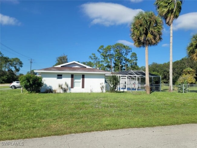 2507 East 2nd Street in Lehigh Acres, FL - Building Photo - Building Photo