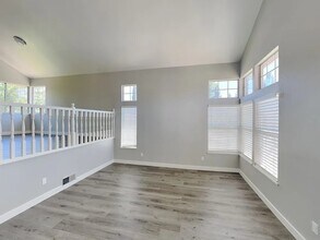 4609 Laguna W Way in Elk Grove, CA - Building Photo - Building Photo