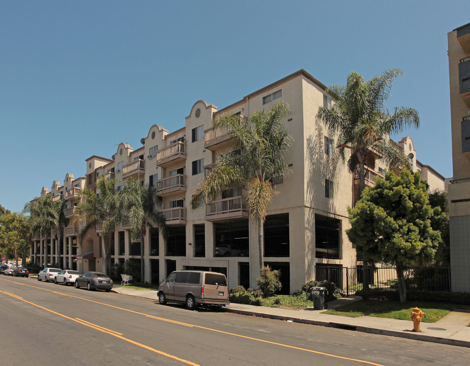 Bridgeport View Apartments in San Pedro, CA - Foto de edificio