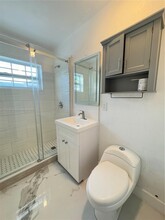 10330 SW 35th St in Miami, FL - Building Photo - Building Photo