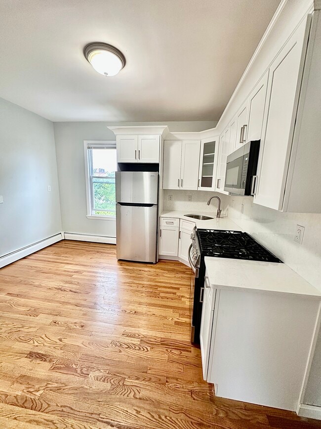 5 Buckley Ave, Unit 3 in Boston, MA - Building Photo - Building Photo