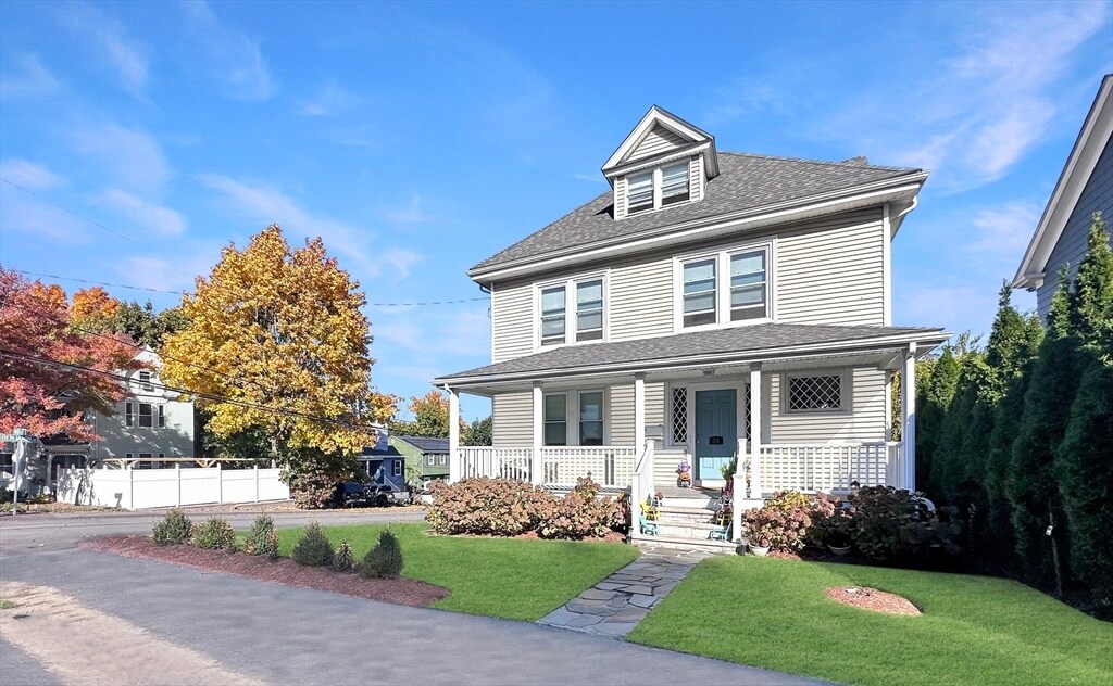 36 Reed St in Dedham, MA - Building Photo