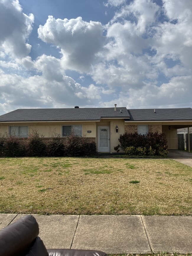 property at 4708 Longstreet Pl