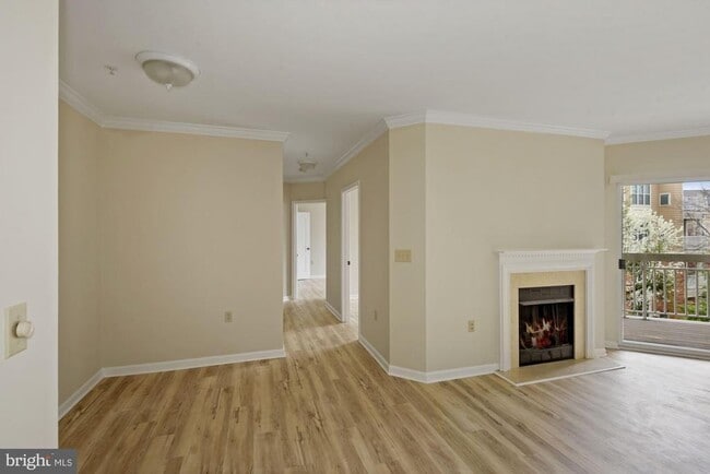 12913 Alton Square in Herndon, VA - Building Photo - Building Photo