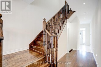 25 Collier Crescent in Markham, ON - Building Photo - Building Photo