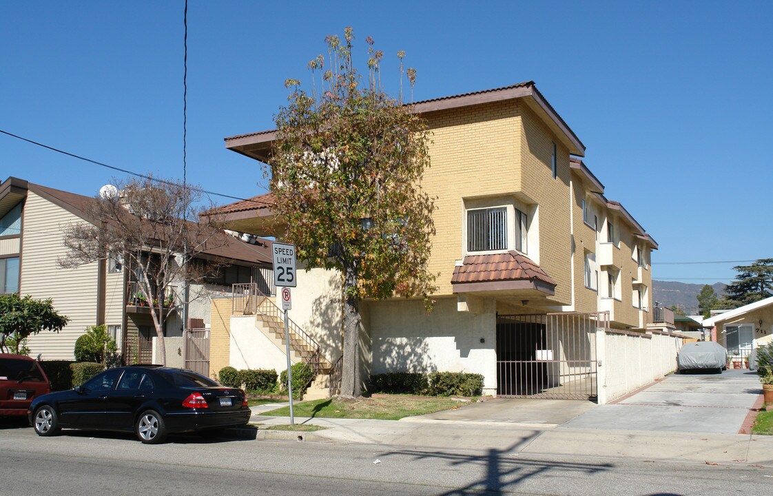 707 E Lomita Ave in Glendale, CA - Building Photo