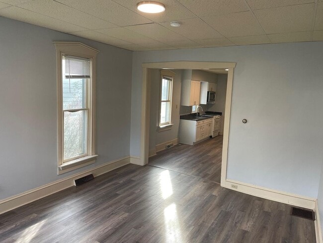 146 E Main St in Leola, PA - Building Photo - Building Photo