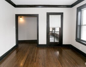 3825 N Drake Ave, Unit 2 in Chicago, IL - Foto de edificio - Building Photo