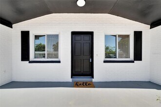 11524 Newell Dr in Port Richey, FL - Foto de edificio - Building Photo