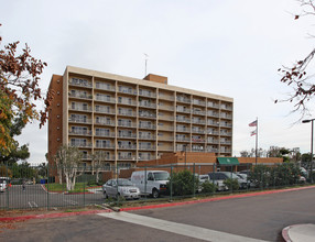 Morgan Kimball Towers in National City, CA - Foto de edificio - Building Photo