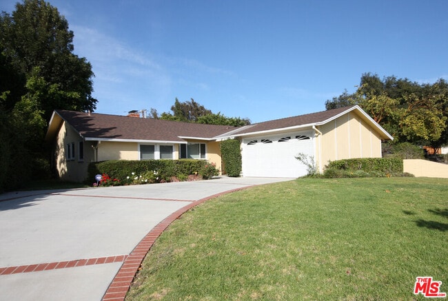 property at 2766 Dunleer Pl