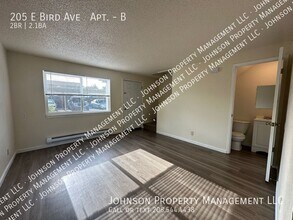 205 E Bird Ave in Nampa, ID - Building Photo - Building Photo