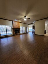 1204 Locust Dr in Blanchard, OK - Building Photo - Building Photo