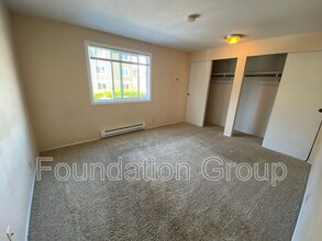938 N 100th St in Seattle, WA - Building Photo - Building Photo