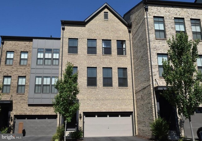 property at 23079 Sullivans Cove Sq